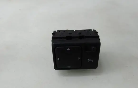 Nissan Micra Wing mirror switch 021101