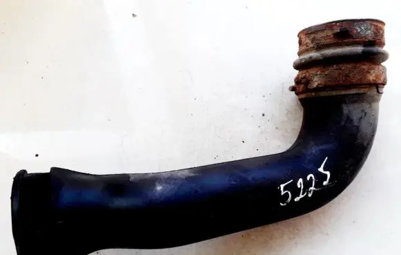 Mazda 323 Air intake hose/pipe Y701