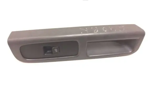 Volvo V50 Electric window control switch 8679473