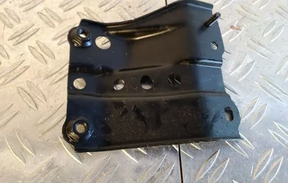 Battery bracket