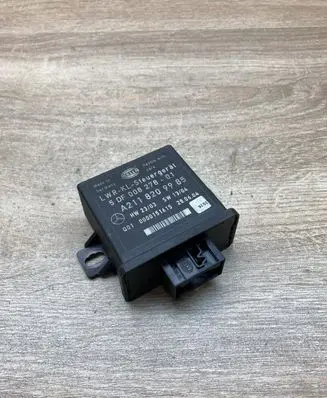 Mercedes-Benz E W211 Light module LCM A2118209985 5DF008278