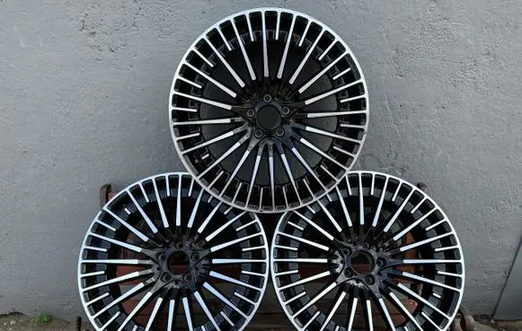 Mercedes-Benz EQC R21 alloy rim 