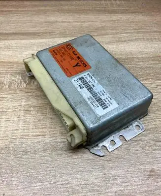 KIA Sephia Engine control unit/module ECU 391102Y100 0261207050