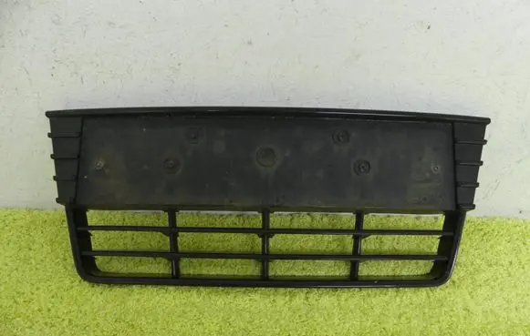 Ford Focus Front bumper lower grill bm51-17k945-e