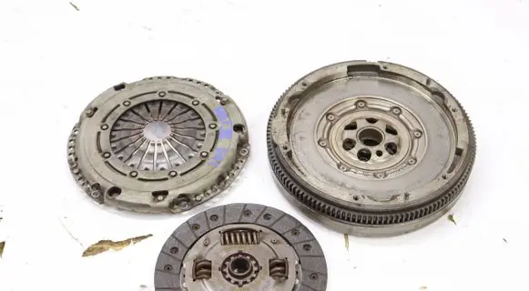 Volkswagen Golf VII Dual mass flywheel 05E105266B