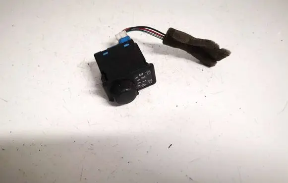 Nissan Primera Headlight level height control switch