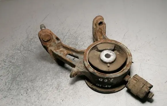 Toyota Avensis T270 Engine mount bracket