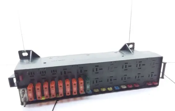 Chrysler Town & Country III Fuse module 4707892 292616