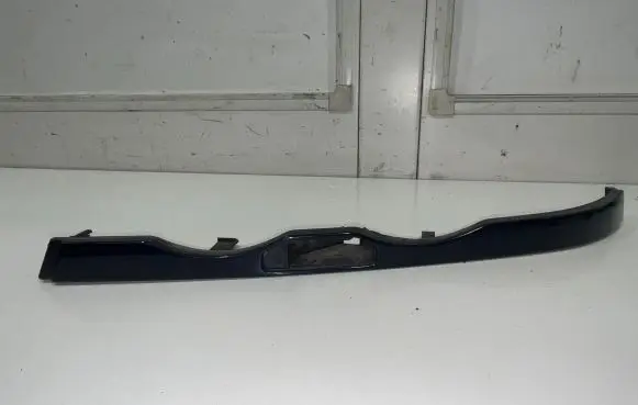 BMW 3 E46 Under headlight/headlamp trim 8227643
