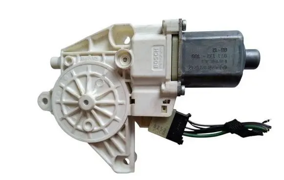 Mercedes-Benz C W204 Front door window regulator motor A2048200242 0130822440