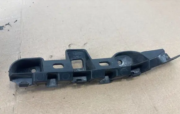 Volkswagen PASSAT B7 Front bumper mounting bracket 3AA807184