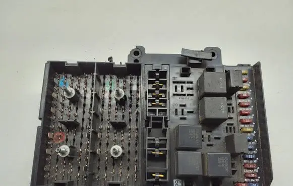 Chrysler Voyager Engine control unit/module 04686498AD P04686498AD TQH2368204TH