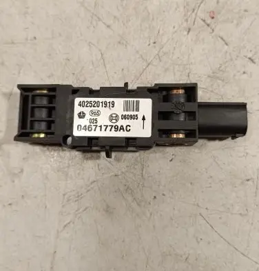 Jeep Grand Cherokee (WK) Airbag deployment crash/impact sensor 04671779AC
