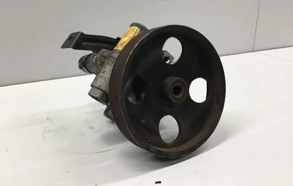 Volvo S40, V40 Power steering pump 8200071050