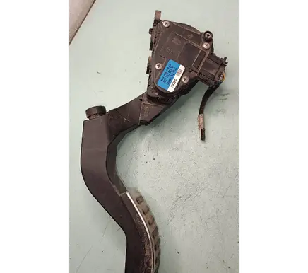 Audi A6 S6 C5 4B Accelerator throttle pedal 8D1723523M