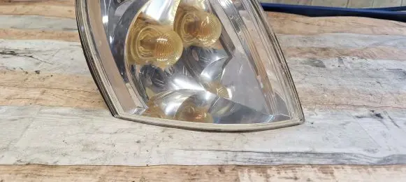 Front indicator light