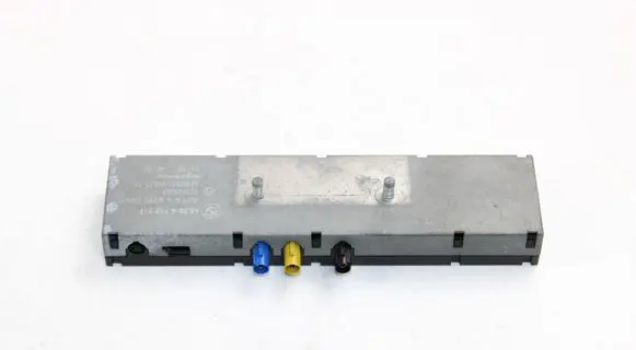 BMW Z4 E85 E86 Aerial antenna amplifier 6912817