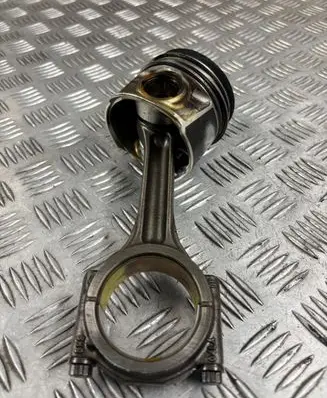 Volkswagen PASSAT B8 Piston with connecting rod 0171A