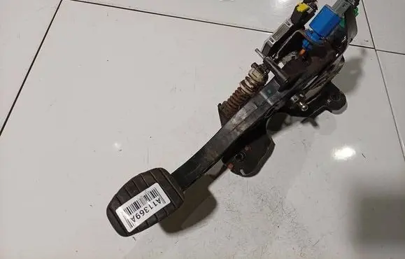 Renault Scenic III - Grand scenic III Clutch pedal
