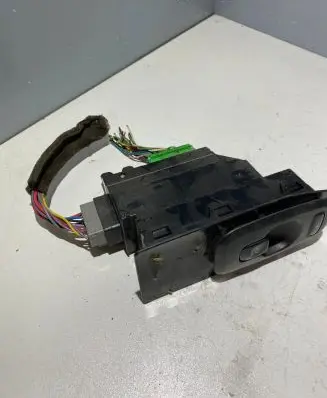 Volvo XC90 Electric window control switch 30658147 035811E