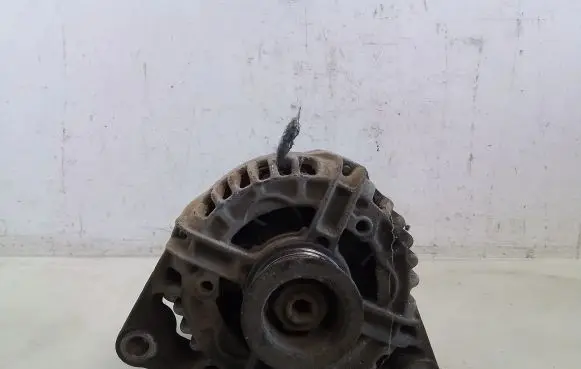 Opel Zafira A Generator/alternator 90561168