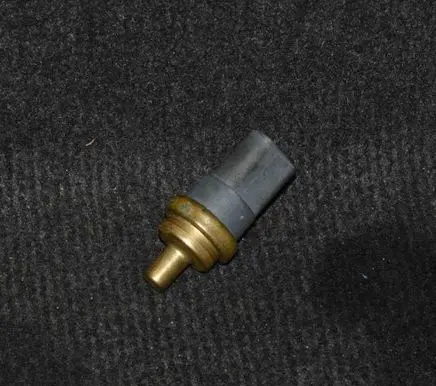 Volkswagen Touareg II Oil temperature sensor 06A919501A