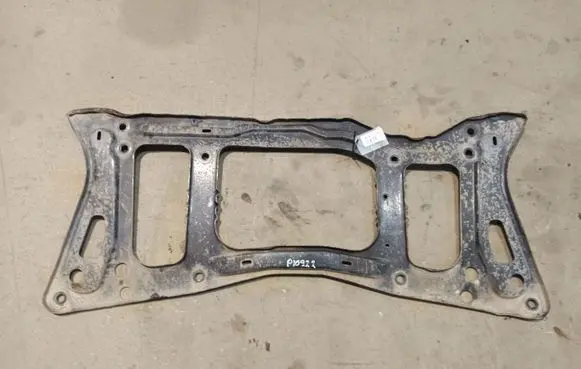 Chrysler Voyager Engine mounting bracket 