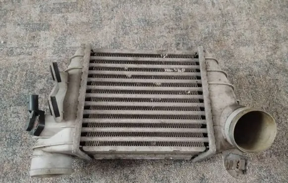 Audi TT Mk1 Intercooler radiator 8N0145803A 0281002177 038906051