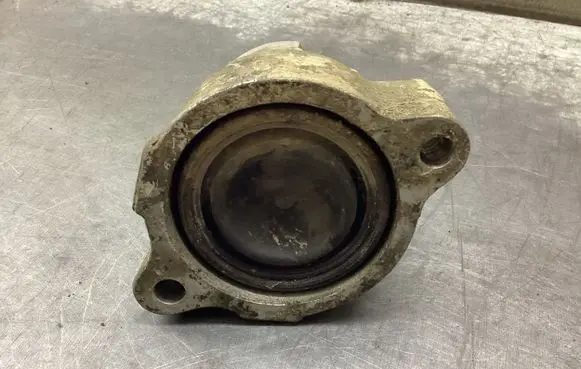 Honda Accord Engine mount bracket