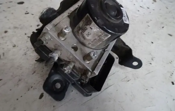 Suzuki Alto ABS Pump 68K0JP2WD