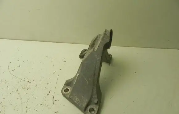 BMW 1 F20 F21 Engine mounting bracket 6788606 VD8259