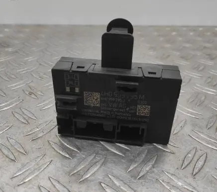 Volkswagen Touareg II Door control unit/module 4H0959795M 4H0959795J A2C7325440600