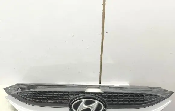 Hyundai ix35 Front bumper upper radiator grill 863512Y000