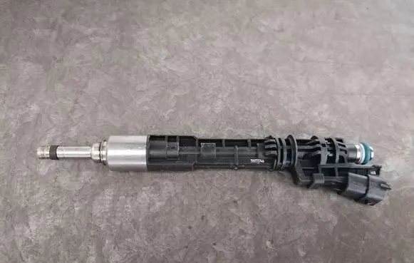 Volvo V60 Fuel injector 0261500200-T