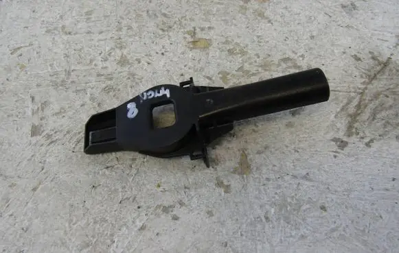 Audi A4 S4 B8 8K Radiator mount bracket 8K0805201