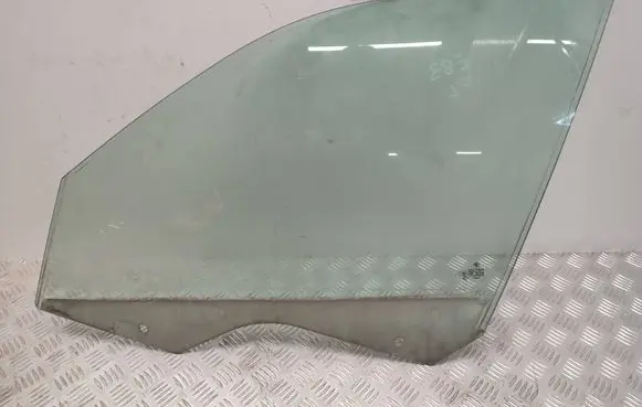 BMW X3 E83 Front door window glass four-door 51333332309
