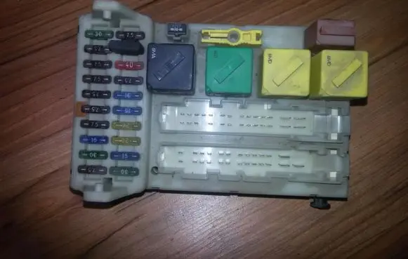 Ford Mondeo MK II Fuse box set 93bg14k150ad