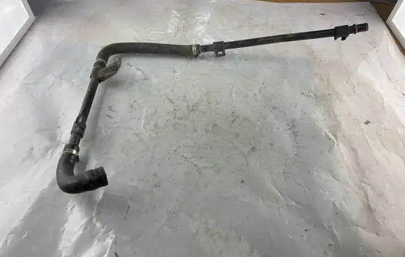 Mercedes-Benz Vito Viano W639 Engine coolant pipe/hose A6398326423 A6398306315