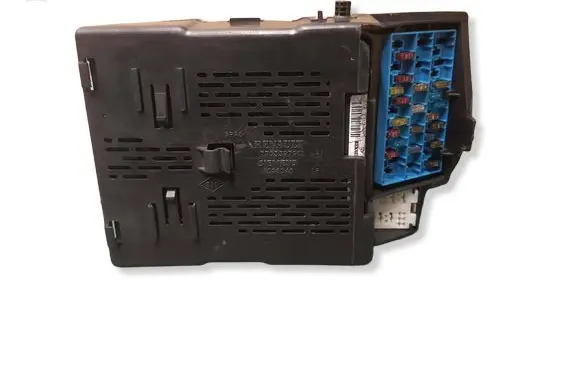 Renault Scenic I Fuse module 8200029342B 02009 S108502610G