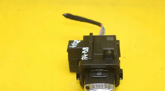Audi A5 8T 8F Ignition key card reader 8K0909131D