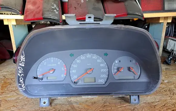 Volvo S40, V40 Speedometer (instrument cluster) 431431B 0P0200021 OP0200021