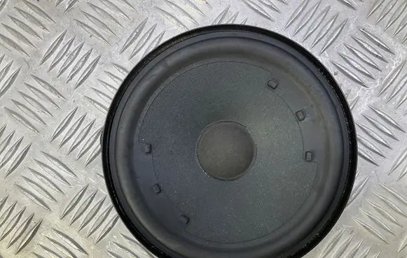 Volkswagen Jetta VI Rear door speaker