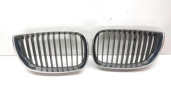 BMW 1 E81 E87 Front bumper upper radiator grill 7077130 7077129