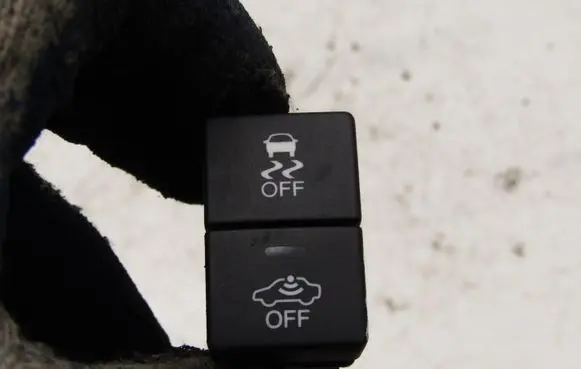 Honda HR-V ESP (stability program) switch M51686