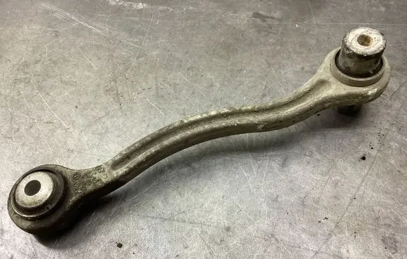 Rear control arm