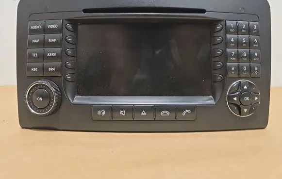 Mercedes-Benz ML W164 Radio/CD/DVD/GPS head unit A2038270062