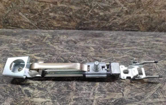 Lexus LS 460 - 600H Seat belt adjustment rail C699003