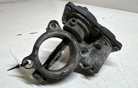 BMW 3 E90 E91 Throttle valve 7810752