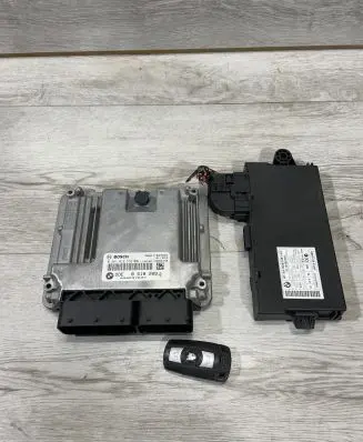 BMW 3 E90 E91 Engine ECU kit and lock set 8518269 030237637 0281018552