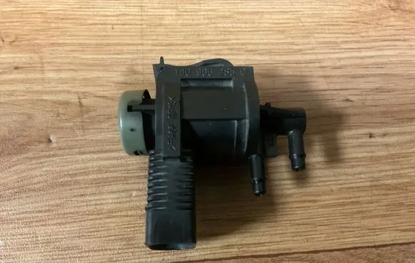 Audi A4 S4 B7 8E 8H Turbo solenoid valve 1J0906283